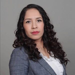 Meet your Posher, Mayra